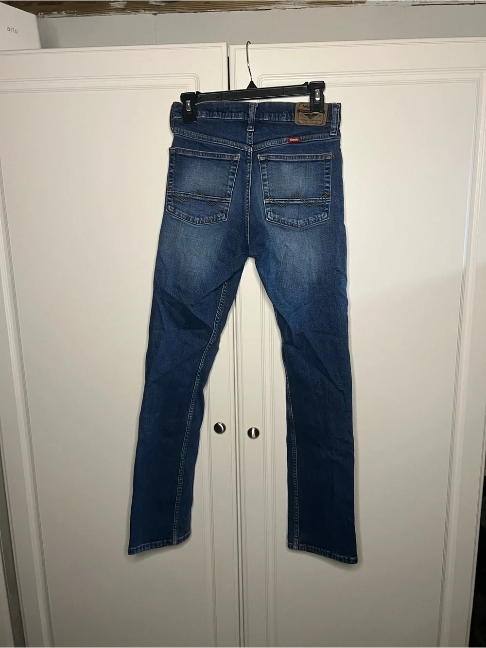 Wrangler Slim Straight Jeans 29x32 Medium Wash Distressed Men’s Denim